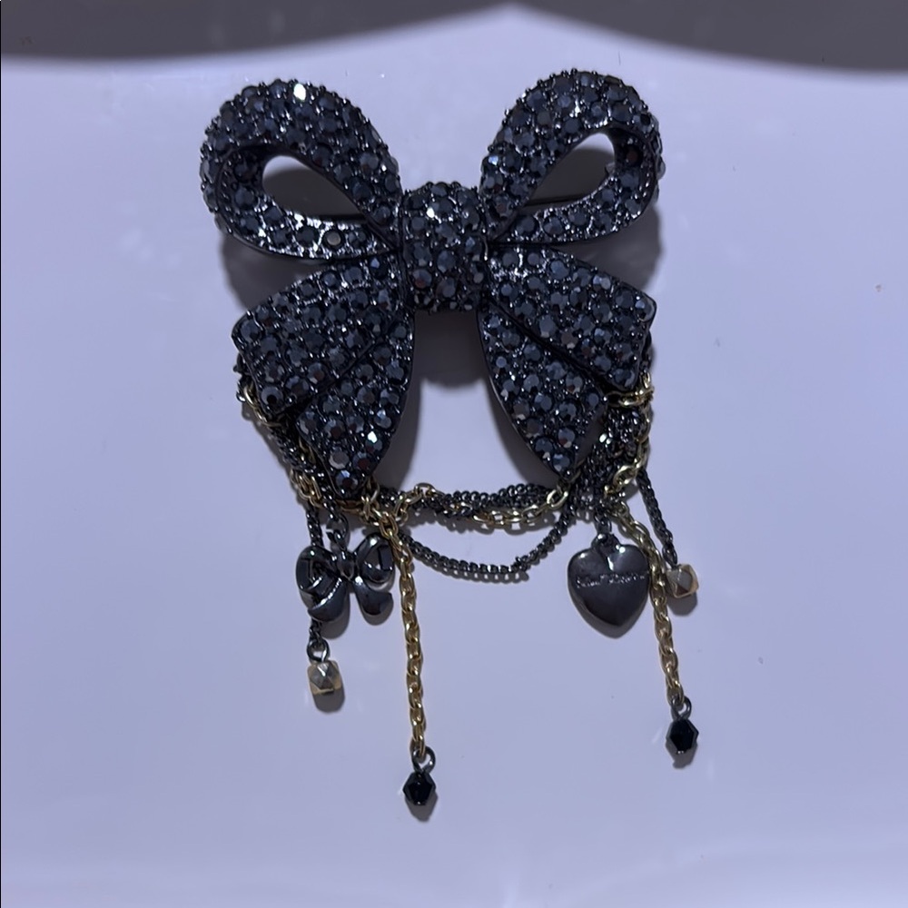 Betsey Johnson RARE Black Rhinestone Bow Brooch with Gold Chains…